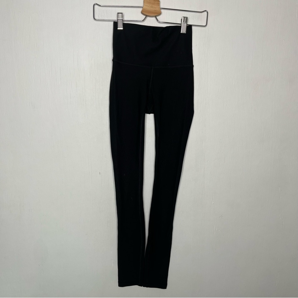 Lululemon Reveal Tight in Black Size 2